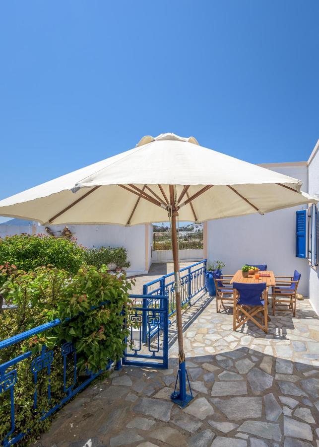 Limestone In Milos Triovasálos Exteriör bild