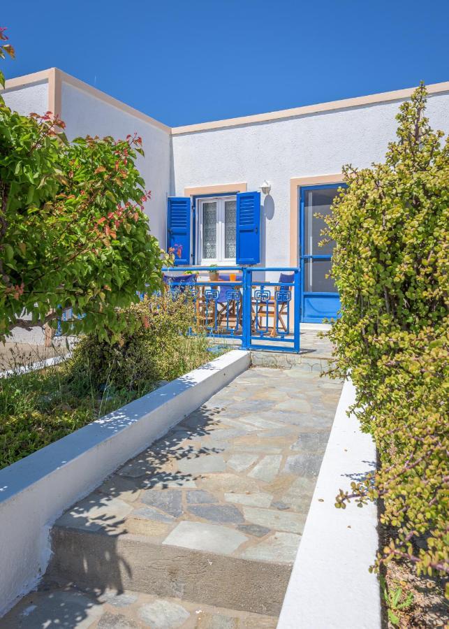 Limestone In Milos Triovasálos Exteriör bild